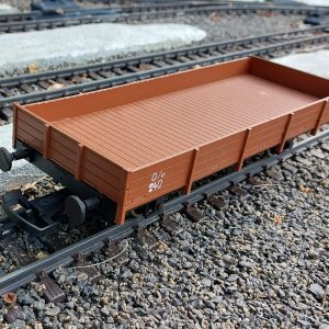Drevený model nákladného vozňa Np pre záhradnú železnicu , bočný pohľad