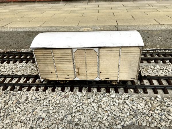 Zostavený, nenafarbený model nákladného vozňa Z pre záhradnú železnicu