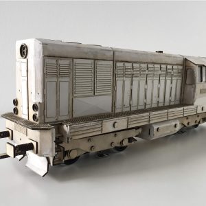 Nenafarbený, zostavený model lokomotívy T466 pre záhradnú železnicu